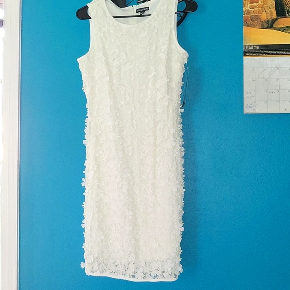 Dress - Picture 1 of 7